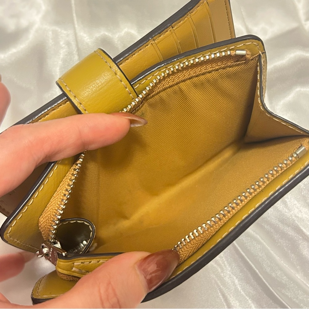 Coach Wallet - Picture 4 of 6